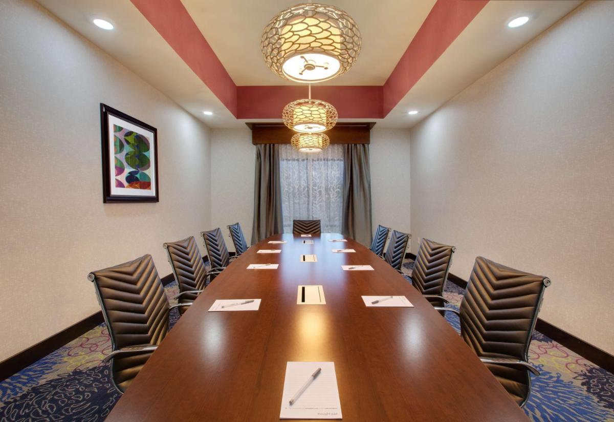 Hampton Inn & Suites Tyler-South - image 7