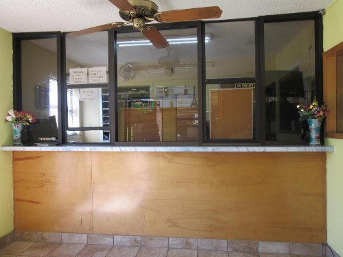 Town House Motel - image 14