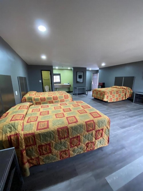 Town House Motel - image 19