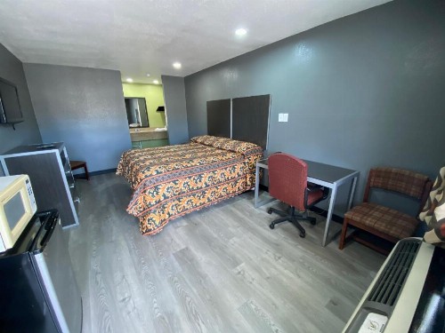 Town House Motel - image 21