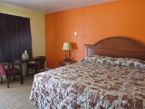 Relax Inn Tyler - image 6