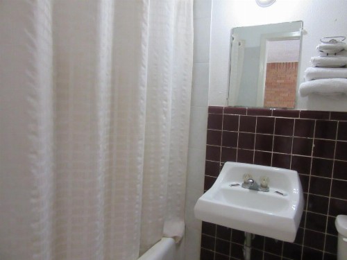 Relax Inn Tyler - image 9