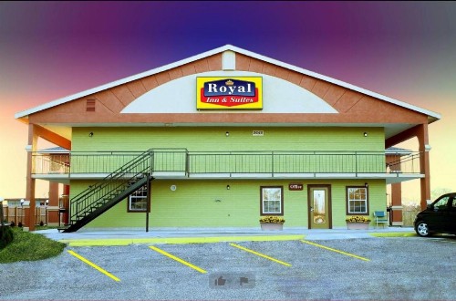 Royal Inn & Suites - image 1