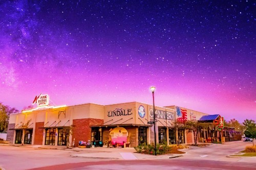 Holiday Inn Express and Suites Lindale - image 20