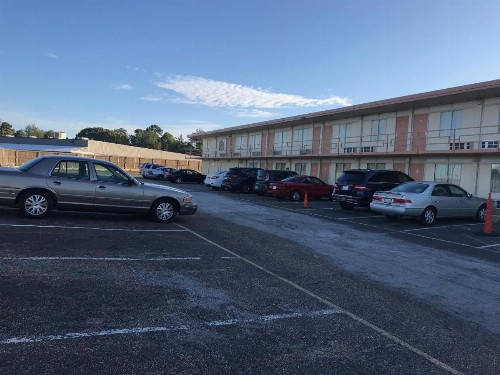 Tyler Inn & Suites - image 3