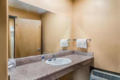 Americas Best Value Inn - Ukiah - image 12