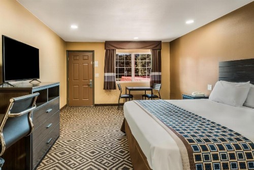 Americas Best Value Inn - Ukiah - image 20