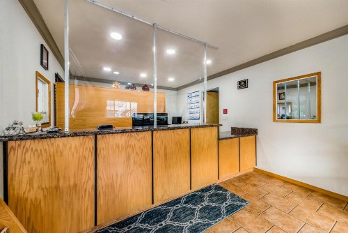 Americas Best Value Inn - Ukiah - image 24