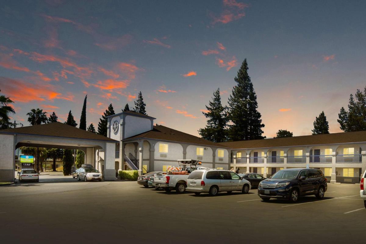 Travelodge by Wyndham Ukiah - main image