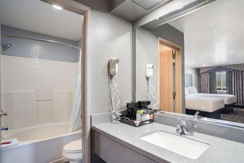 Travelodge by Wyndham Ukiah - image 8
