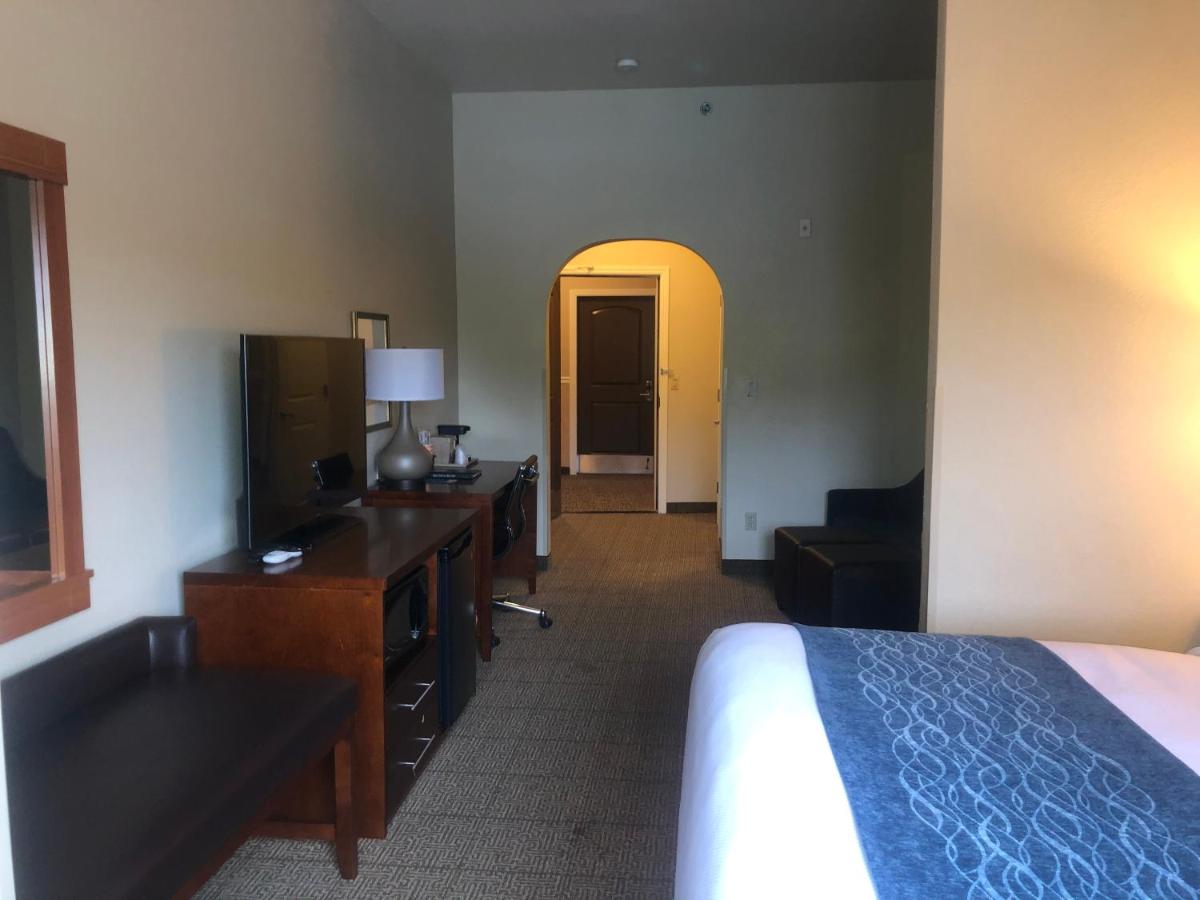 Comfort Inn & Suites Ukiah Mendicino County - image 2