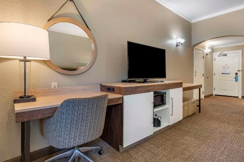 Hampton Inn Ukiah - image 11
