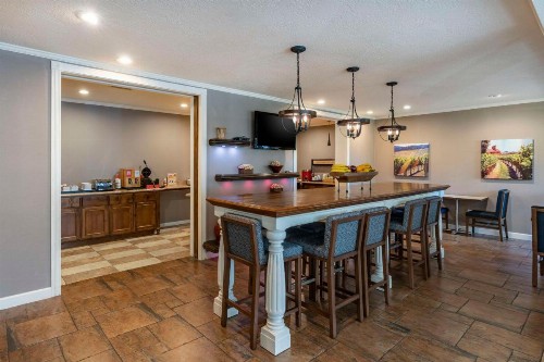 Hampton Inn Ukiah - image 19