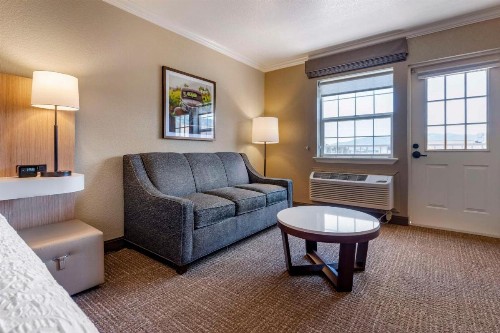Hampton Inn Ukiah - image 37