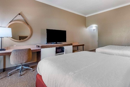 Hampton Inn Ukiah - image 43