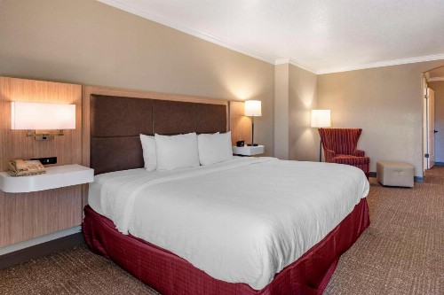 Hampton Inn Ukiah - image 47