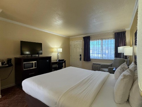 Quality Inn Ukiah Downtown - image 11