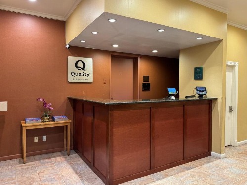 Quality Inn Ukiah Downtown - image 2