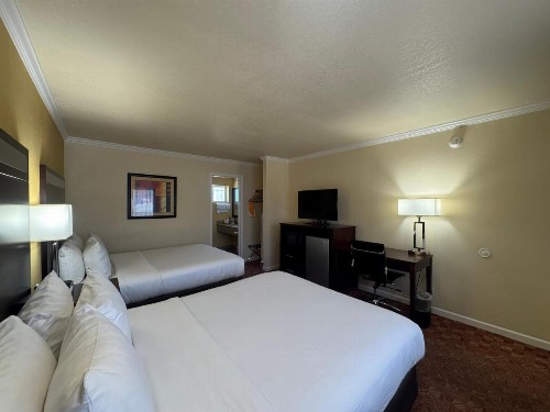 Quality Inn Ukiah Downtown - image 22