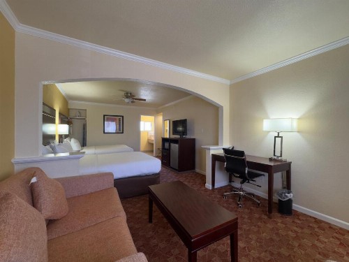 Quality Inn Ukiah Downtown - image 3