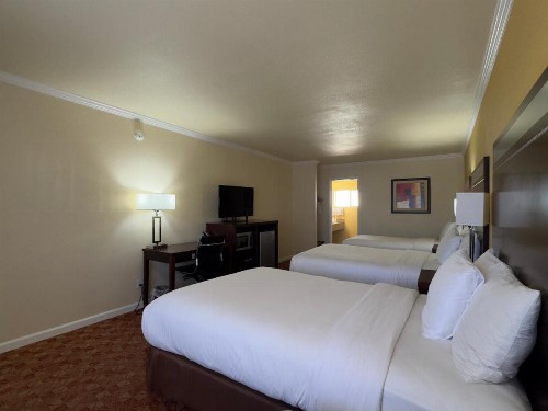 Quality Inn Ukiah Downtown - image 9