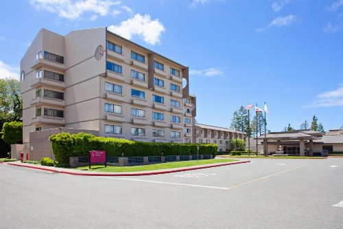 Crowne Plaza Silicon Valley North - Union City an IHG Hotel - image 19