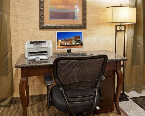 Holiday Inn Express Hotel Union City an IHG Hotel - image 19