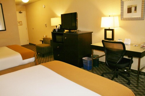 Holiday Inn Express Hotel Union City an IHG Hotel - image 8