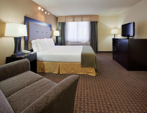 Holiday Inn Express Hotel Union City an IHG Hotel - image 9