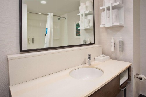 Hampton Inn Union City - image 10