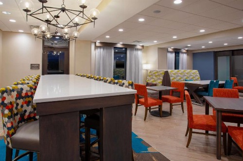 Hampton Inn Union City - image 12