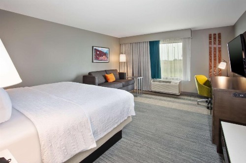 Hampton Inn Union City - image 14