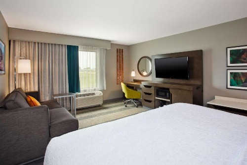 Hampton Inn Union City - image 17