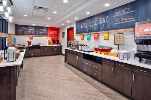 Hampton Inn Union City - image 19