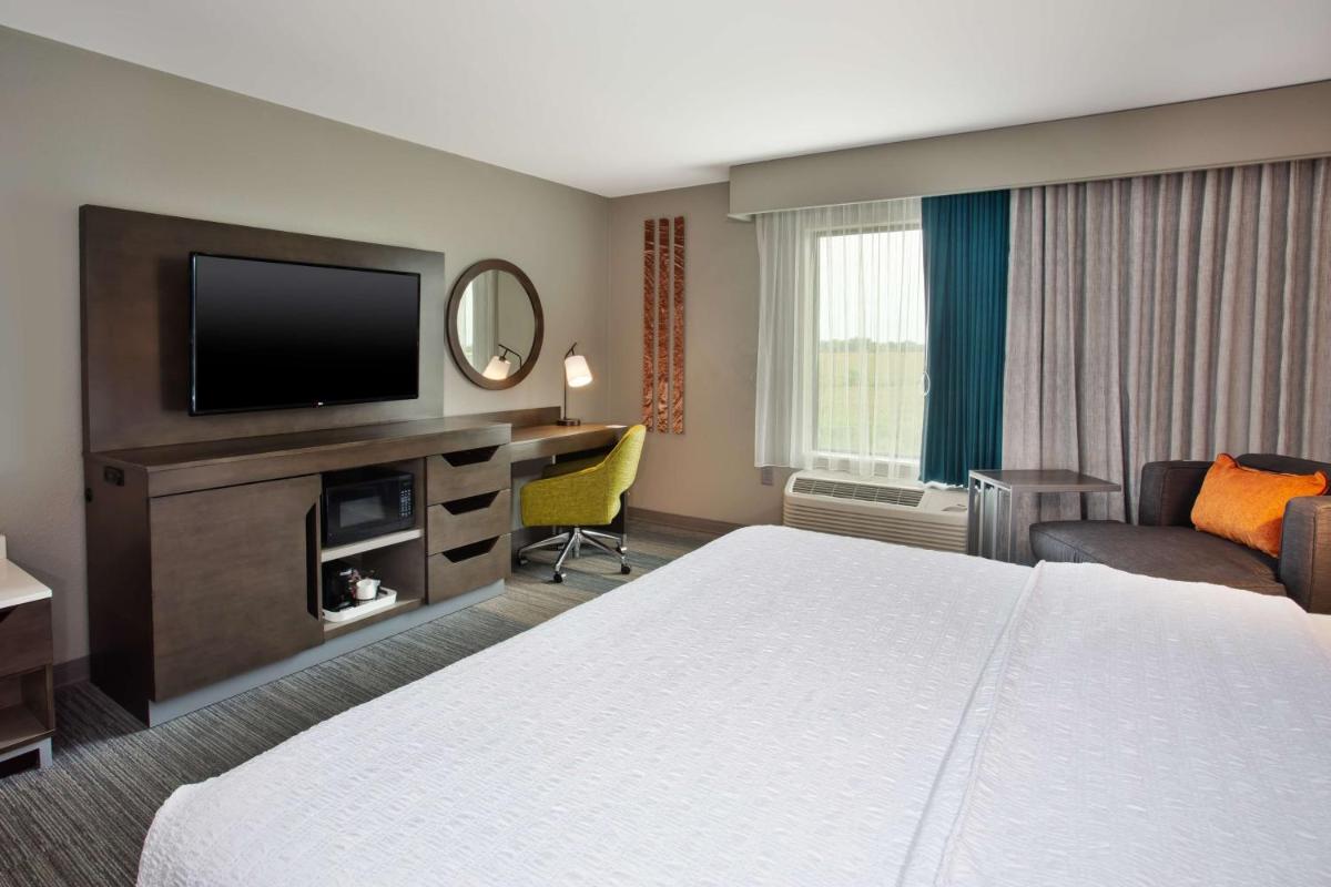 Hampton Inn Union City - image 3