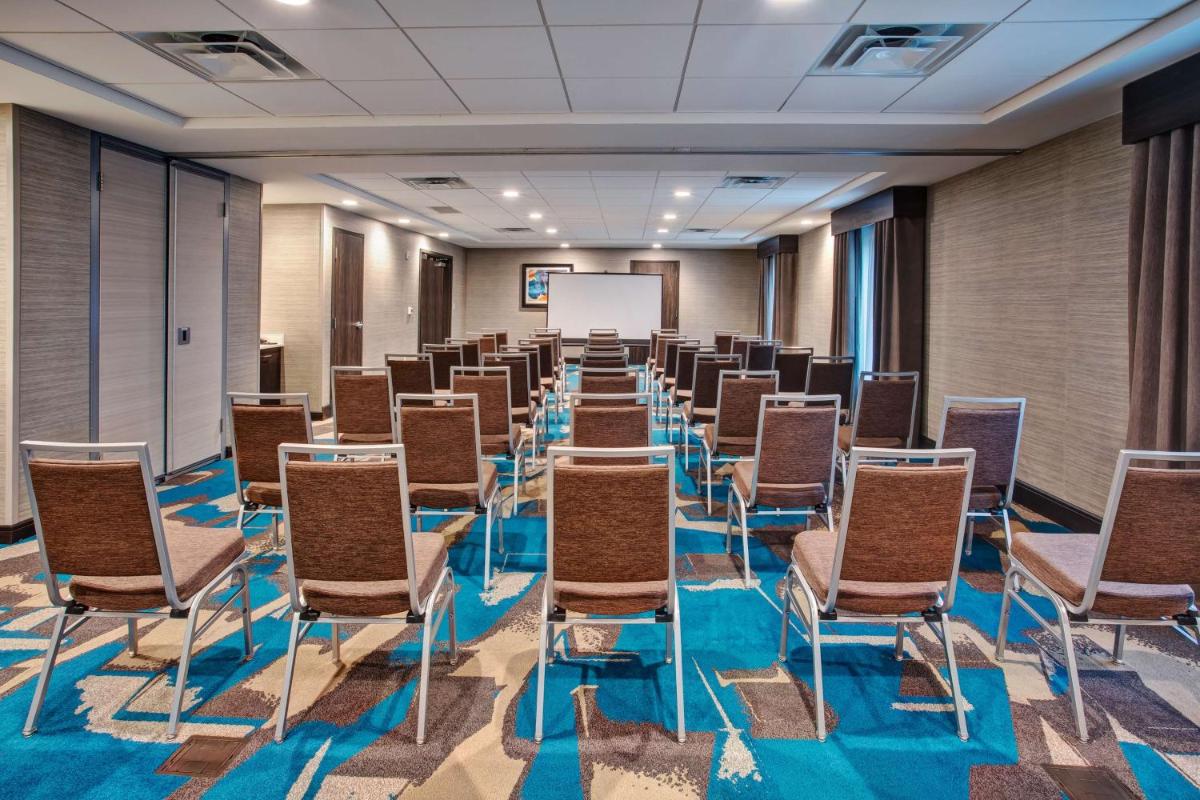Hampton Inn Union City - image 5