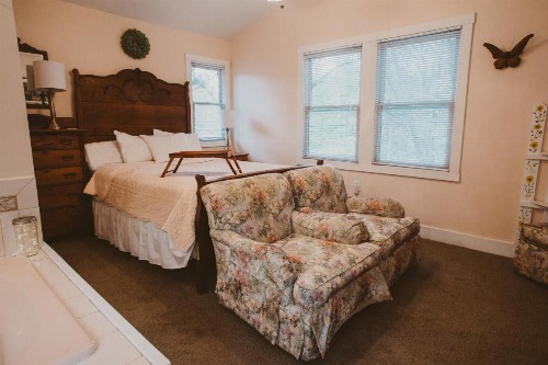 Garden Grove Bed and Breakfast - image 4