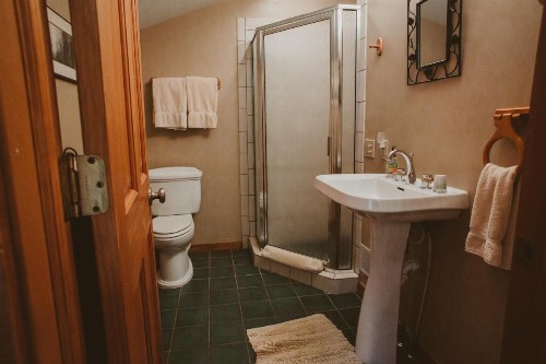 Garden Grove Bed and Breakfast - image 8