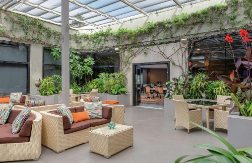 Hilton Los Angeles-Universal City - image 7