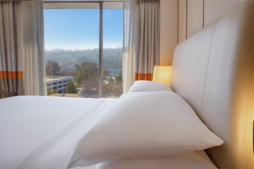 Sheraton Universal - image 11