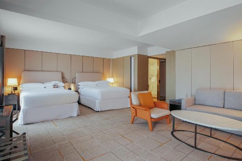 Sheraton Universal - image 13