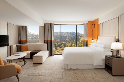 Sheraton Universal - image 27