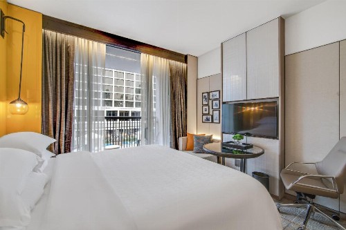 Sheraton Universal - image 35