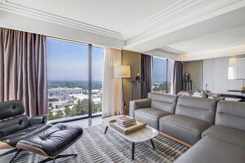 Sheraton Universal - image 39