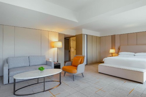 Sheraton Universal - image 40