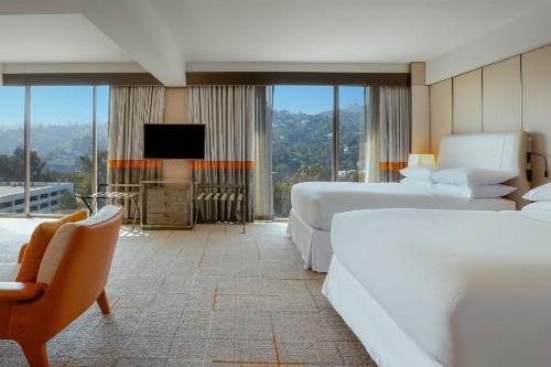 Sheraton Universal - image 8