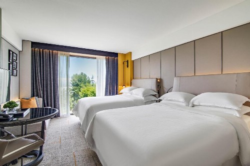 Sheraton Universal - image 9