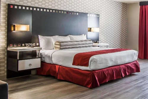 Tilt Hotel Universal/Hollywood Ascend Hotel Collection - image 1