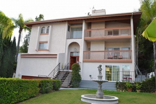 Mini Mansion in Hollywood Hills - image 10