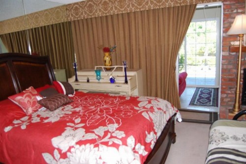 Mini Mansion in Hollywood Hills - image 26